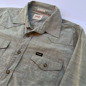 Men’s Wrangler Brand Long Sleeve Shirt 
Size Large